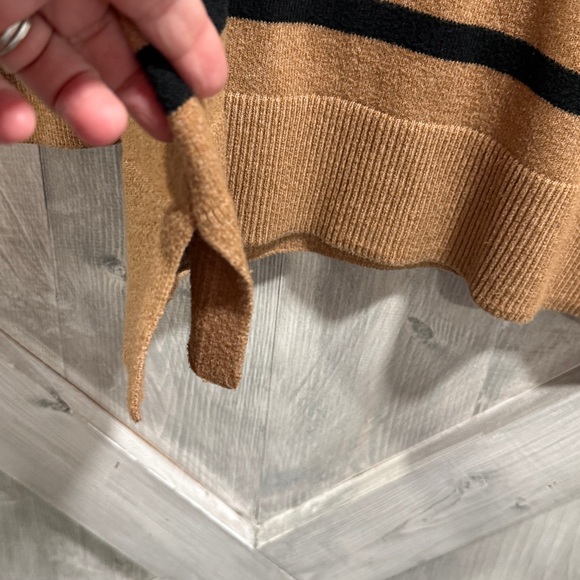 Loft women’s L Carmel brown black stripe tunic sweater with shoulder buttons C1 - Picture 4 of 5